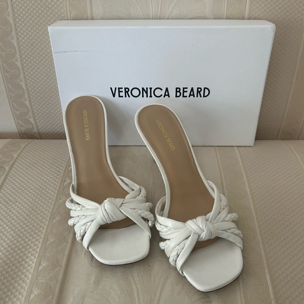 Veronica Beard Misa Sandals Size 8 Coconut